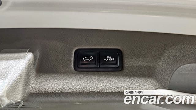 Kia Carnival 2023 — Фото 18/20