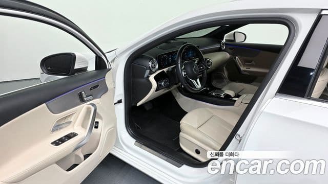 Mercedes-Benz A-Class 2020 — Фото 10/20