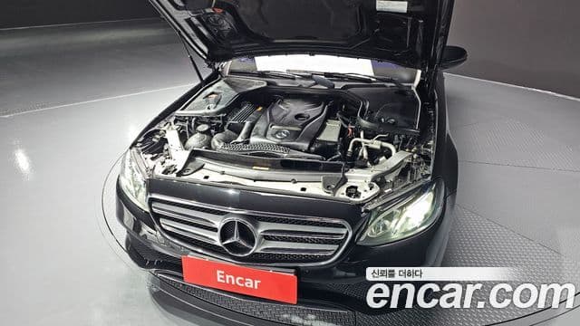 Mercedes-Benz E-Class 2019 — ფოტო 10/20