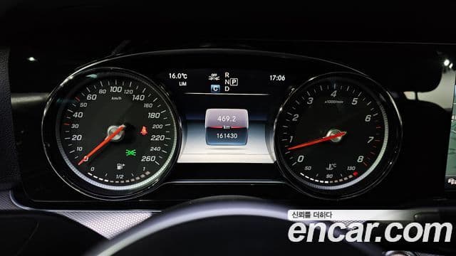 Mercedes-Benz E-Class 2019 — ფოტო 9/20