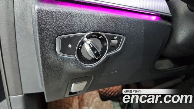 Mercedes-Benz E-Class 2019 — ფოტო 20/20