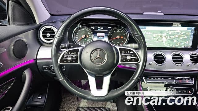 Mercedes-Benz E-Class 2019 — ფოტო 8/20
