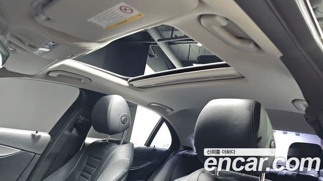 Mercedes-Benz E-Class 2019 — ფოტო 6/20
