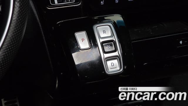 Hyundai Staria 2021 — ფოტო 9/20