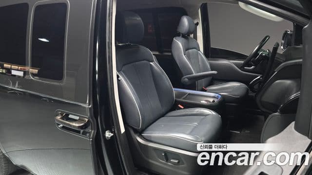 Hyundai Staria 2021 — Фото 10/20