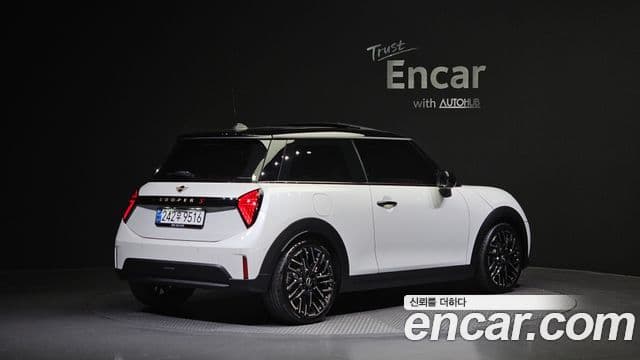 Mini Cooper S 2024 — ფოტო 2/20