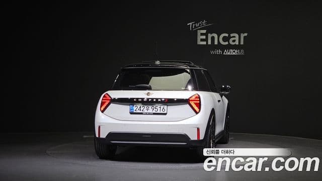Mini Cooper S 2024 — ფოტო 4/20