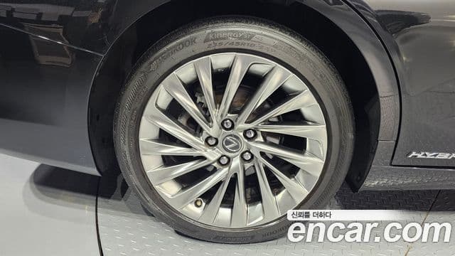 Lexus ES300h 2019 — ფოტო 11/20