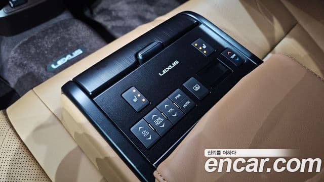 Lexus ES300h 2019 — ფოტო 8/20