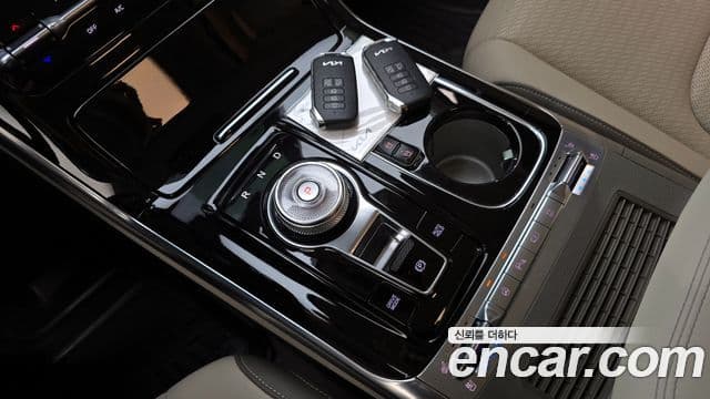 Kia Carnival 2022 — фото 7 из 20
