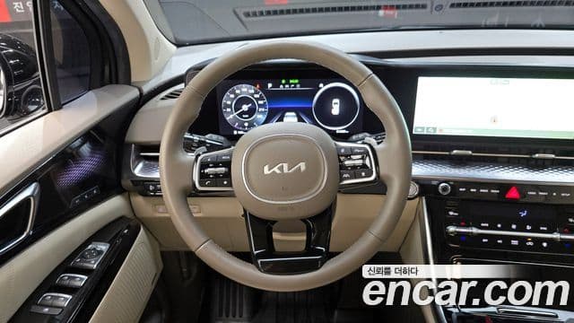 Kia Carnival 2022 — фото 12 из 20