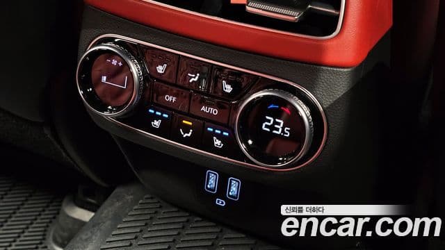 Genesis GV70 2023 — фото 17 из 20