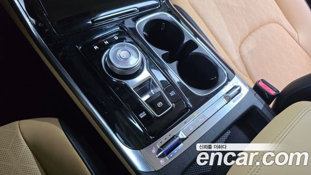 Kia Carnival 2023 — Şəkil 9/20