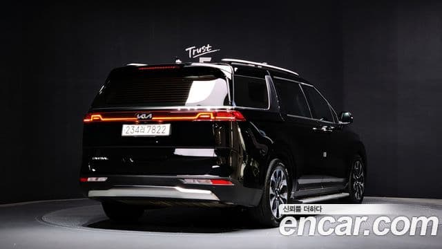 Kia Carnival 2022 — Photo 13/23