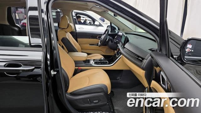 Kia Carnival 2022 — Photo 2/23