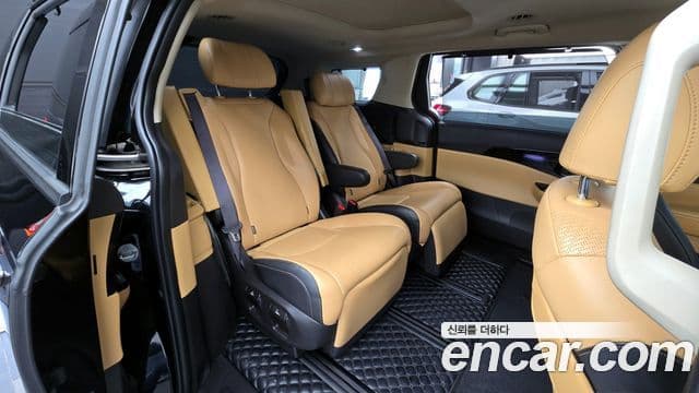 Kia Carnival 2022 — Photo 16/23
