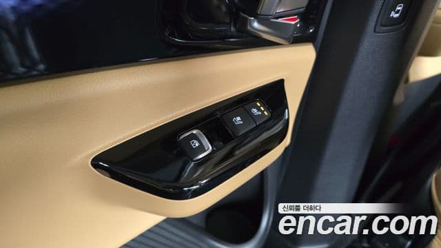 Kia Carnival 2022 — Photo 5/23