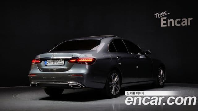 Mercedes-Benz E-Class 2022 — Şəkil 10/20