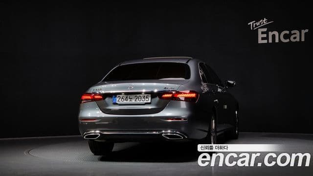 Mercedes-Benz E-Class 2022 — Şəkil 17/20