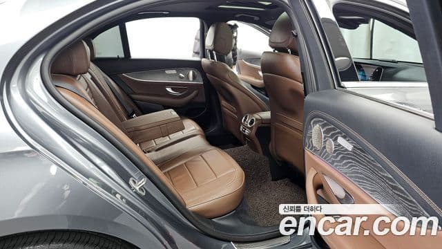Mercedes-Benz E-Class 2022 — Şəkil 9/20