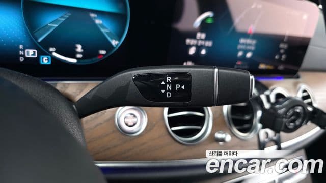 Mercedes-Benz E-Class 2021 — ფოტო 9/20