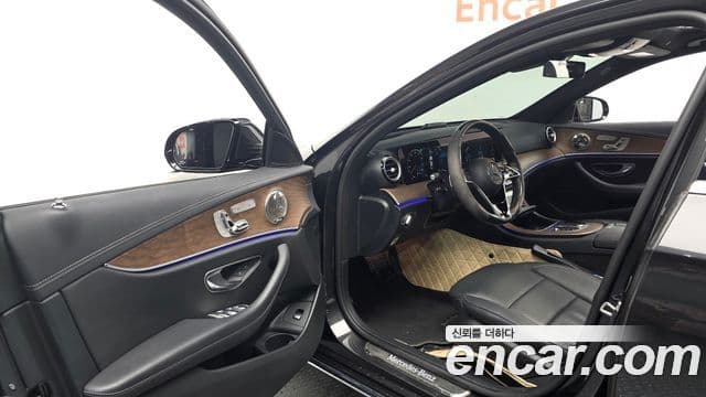Mercedes-Benz E-Class 2021 — ფოტო 12/20
