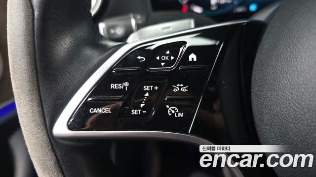 Mercedes-Benz E-Class 2021 — ფოტო 17/20