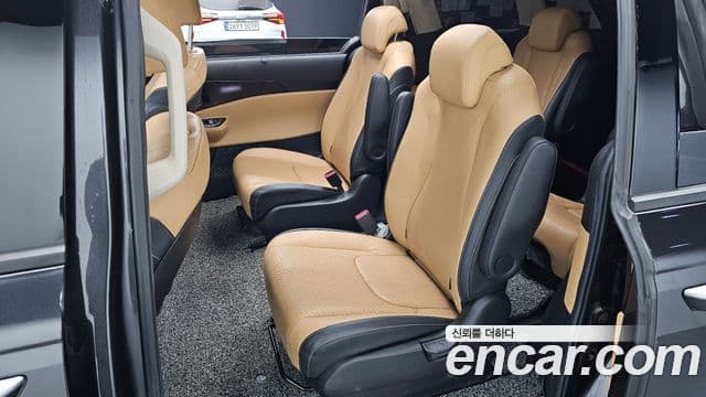 Kia Carnival 2020 — ფოტო 12/20