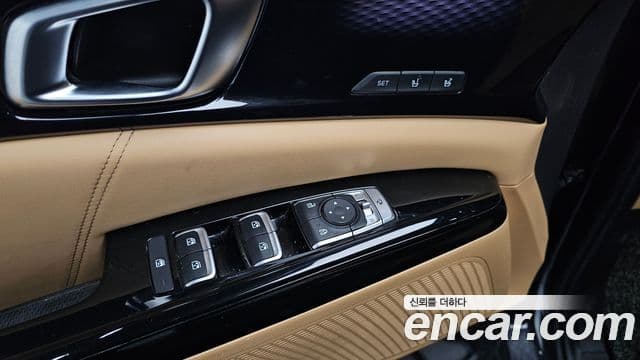 Kia Carnival 2020 — ფოტო 17/20