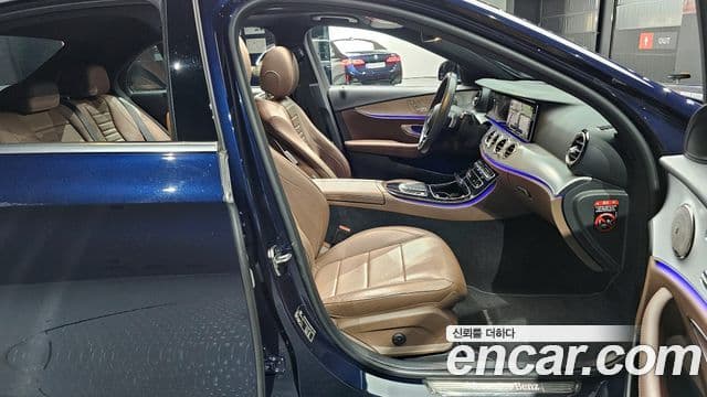 Mercedes-Benz E-Class 2021 — ფოტო 10/20