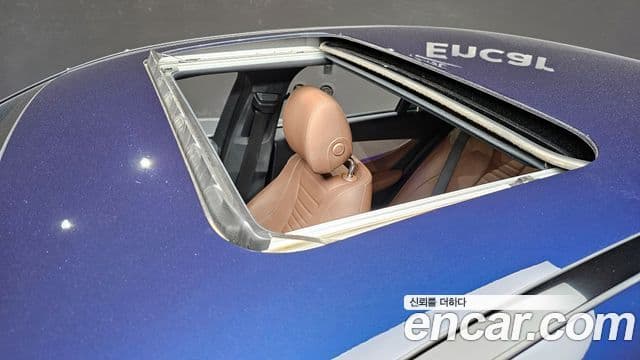 Mercedes-Benz E-Class 2021 — ფოტო 19/20