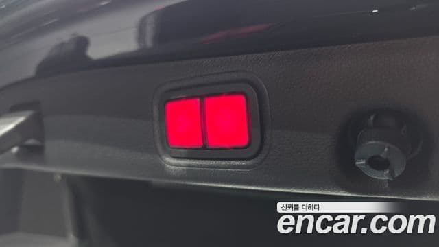 Mercedes-Benz E-Class 2021 — ფოტო 20/20