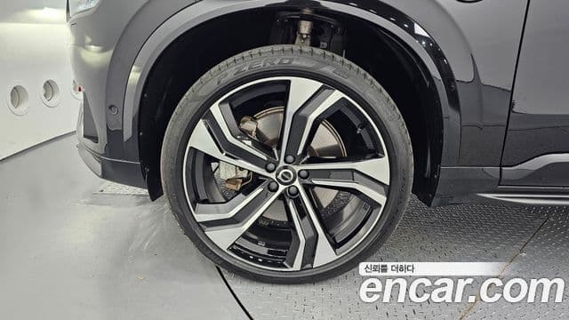 Volvo XC90 2021 — ფოტო 14/20