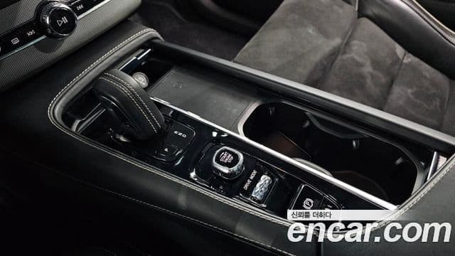 Volvo XC90 2021 — Şəkil 6/20