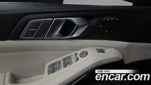 BMW X7 2020 — Фото 17/20
