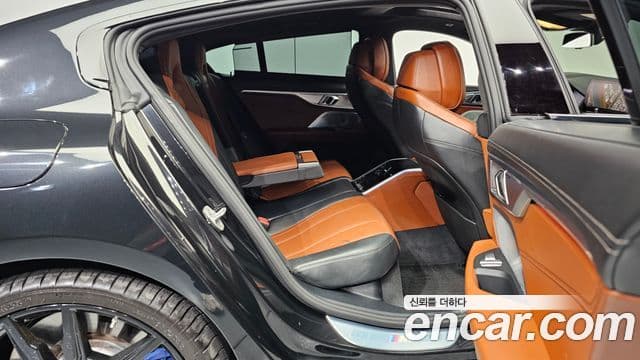BMW 8 Series 2023 — ფოტო 12/20