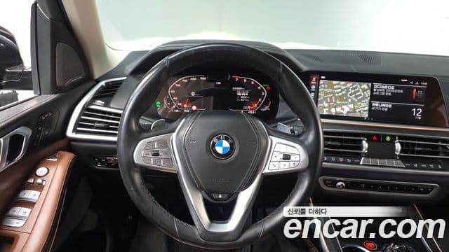 BMW X7 2020 — ფოტო 13/20