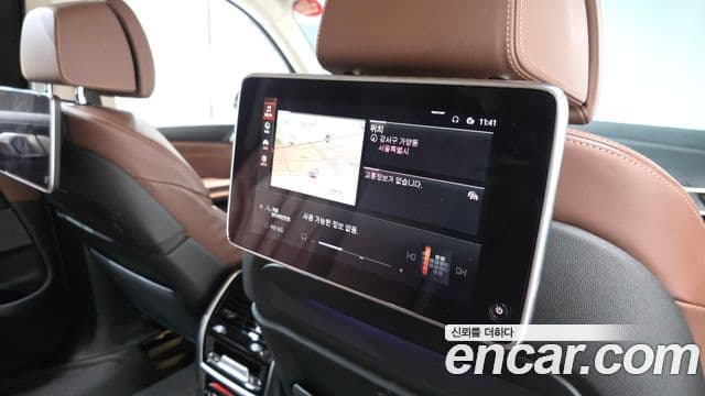 BMW X7 2020 — фото 17 из 20