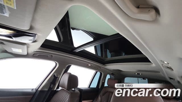 BMW X7 2020 — ფოტო 18/20