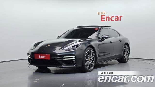 Porsche Panamera 2021 — ფოტო 1/20