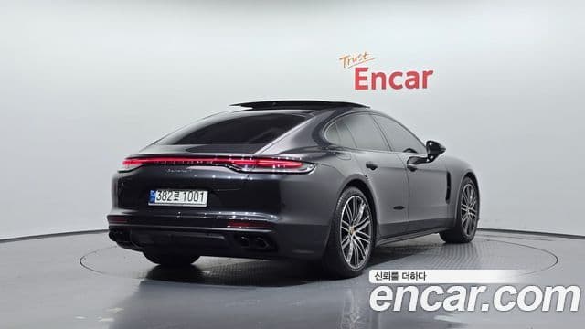 Porsche Panamera 2021 — ფოტო 2/20