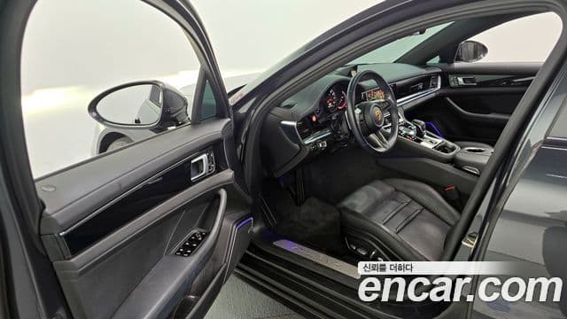 Porsche Panamera 2021 — ფოტო 10/20