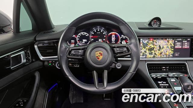 Porsche Panamera 2021 — ფოტო 13/20