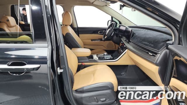 Kia Carnival 2020 — Фото 11/20