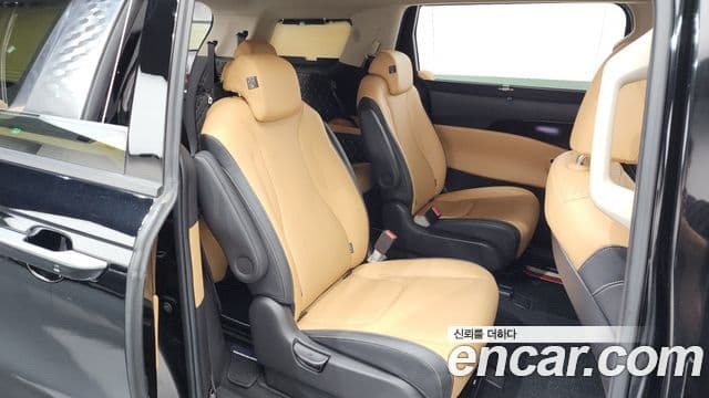 Kia Carnival 2020 — Фото 12/20