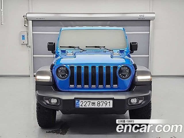 Jeep Wrangler 2023 — ფოტო 2/18