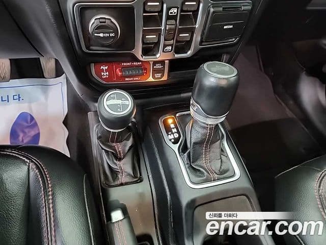 Jeep Wrangler 2023 — ფოტო 6/18