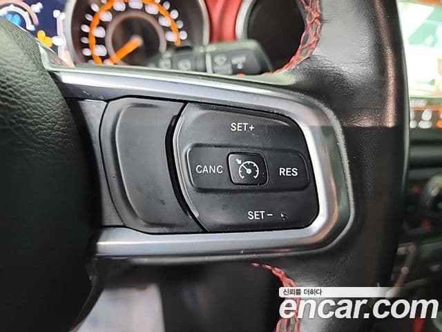 Jeep Wrangler 2023 — ფოტო 16/18