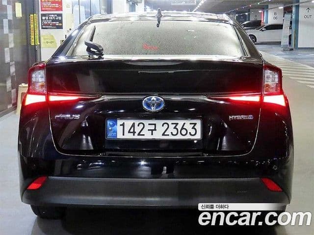 Toyota Prius 2022 — Şəkil 2/19