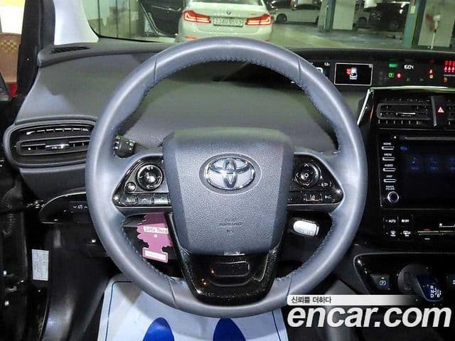 Toyota Prius 2022 — Şəkil 7/19